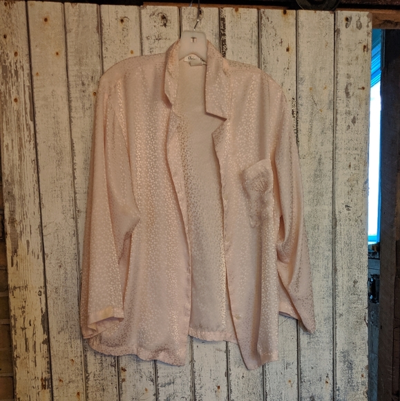 Button down - Picture 1 of 3